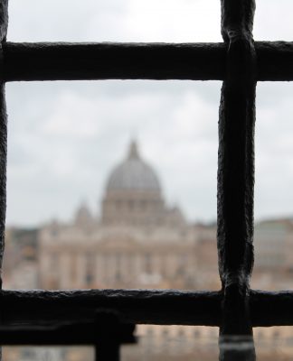 Brit being held in Prison due to Credit Card Debt brit man in prison due to unpaid debt