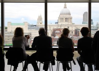 Businesses must act to collect unpaid invoices as UK recession looms Businesses must act to recover unpaid invoices